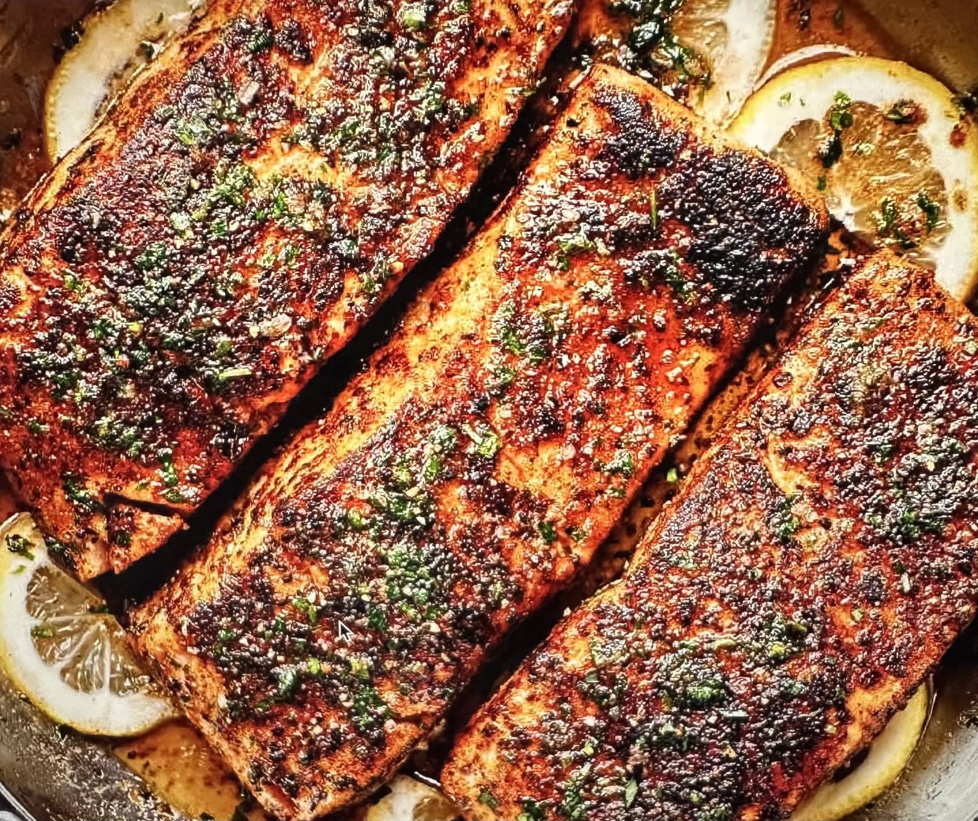 Blackened Salmon & Tartare Sauce